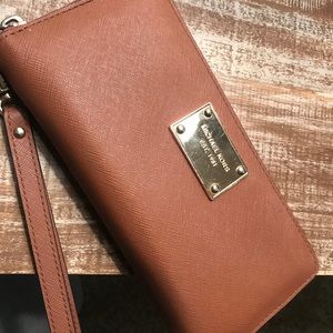 Michael Kors Wallet Wristlet